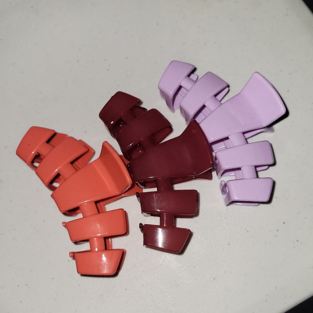 Three large Teleties hair clips